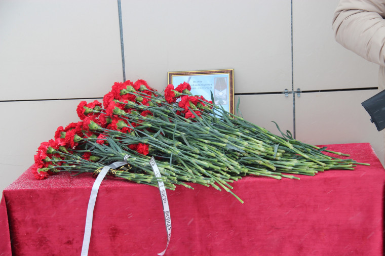 В Инте открыли мемориальную памятную доску в честь участника СВО Даниила Владимировича Волкова.